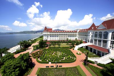 通过旗舰店游客可提前预订香港迪士尼乐园酒店房间。