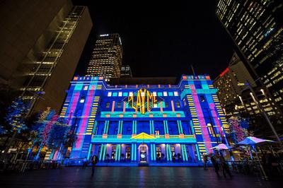 2014活力悉尼燈光音樂節海關大樓PlayMe燈光騷，新南威爾士州旅遊局的Brett Hemmings