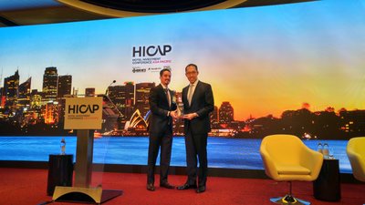 Dr. Daryl Ng JP, Director of Hong Kong Heritage Conservation Foundation Limited received the ‘2015 Sustainable Hotel Award -- Sustainable Destinations’ award