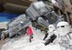 时代广场举行的乐高R星球大战展览展出星球大战中最家传户晓的人物，战机和载具。