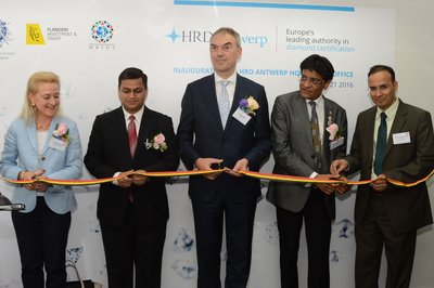 Photo Left to Right: HE Consul General of Belgium Michèle Deneffe, HE Consul from the Consulate General of India, Mr. Karun Bansal, Mr. Peter Macken, CEO HRD Antwerp, MR. Ramesh Virani President of HKIDA and HE Consul from the Consulate General of India, Mr. Narayan Singh.