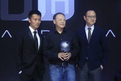 Mr. Peter Chou (Middle), Mr. Daniel Seah (Right), and Mr. Nicholas Tse (Left) demonstrating the Company’s new super high-definition 360-degree VR camera – Zeus.
