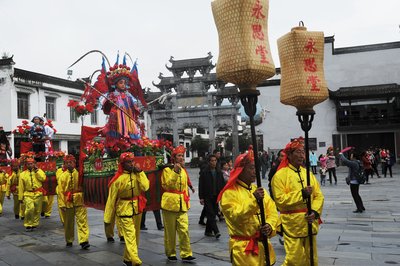 婺源传统民俗表演“豆腐架”