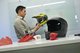 Center for Advanced Design公司利用 F370 3D 打印機製作的摩托車頭盔原型正在接受設計驗證