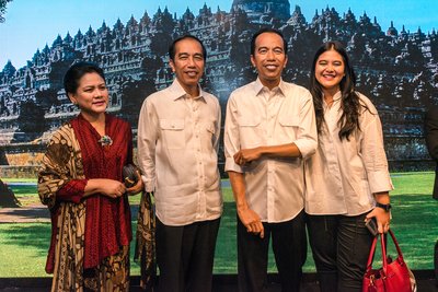 印尼总统佐科维多多及家人亲临香港杜莎夫人蜡像馆为其全球首尊蜡像揭幕。