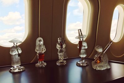 787梦想公务机“当梦想遇到世界”全球巡展巴黎站艺术品布置