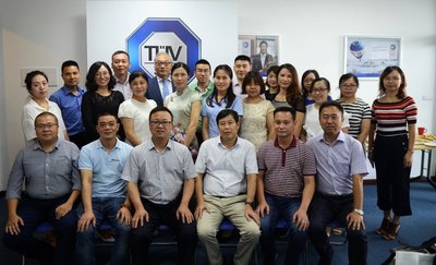 TUV SUD柳州办事处乔迁新址揭牌仪式嘉宾合影