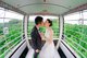 长隆举办全球最大空中集体婚礼，227对新人在720度观景的空中缆车互许终生。