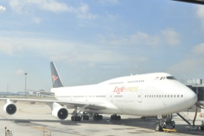 Eaglexpress taking on passengers before take off
