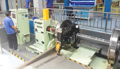 上海申克机械研制设计的新一代轮对平衡机HS40US