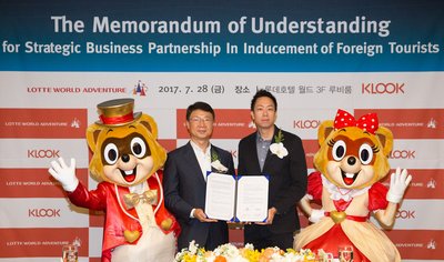 Klook Co-founder, COO, Eric Gnock Fah, signs Mutual Understanding Memorandum with Soon O Park, Executive Director, Lotte World Adventure