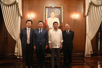 藍鼎國際主席兼執行董事仰智慧博士與菲律賓總統杜特爾特會面