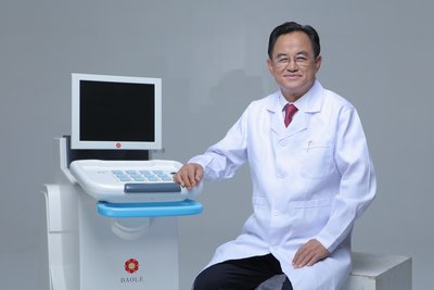 2010年，赵文忠教授成功发明世界上第一台导乐仪