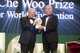 解振华先生接受2017年“吕志和奖 - 持续发展奖”。