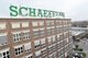 舍弗勒施韦因富特工厂23号楼的楼顶装饰了新的舍弗勒标识。