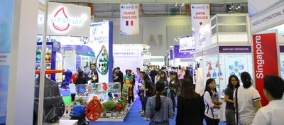 Industrial professionals visiting the 2016 exhibition