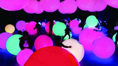 Light Ball Orchestra – rolling a light-ball changes its color and sound. Combined, the light-balls form an orchestra.
