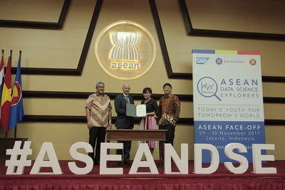 The ASEAN Foundation and SAP signed a Memorandum of Understanding (MoU) to extend their collaboration in 2018. Present here are (L-R): His Excellency Vongthep Arthakaivalvatee, Deputy Secretary General of ASEAN for Socio-Cultural Community; Mr. Claus Andresen, President and Managing Director of SAP Southeast Asia; Ms. Elaine Tan, Executive Director of the ASEAN Foundation and Mr. Eugene Ho, Head of Corporate Affairs, SAP Southeast Asia