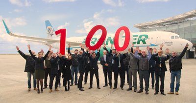 中飞租赁在法国图卢兹迎接第100架飞机 -- 该机也是中飞租赁首架A320neo飞机，交付予Indigo Partners旗下的美国边疆航空