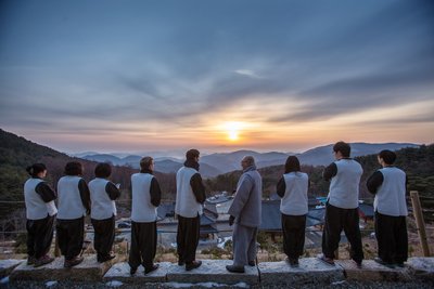 Watch the New Year sunrise at Templestay