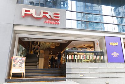 于2018年1月1日，香港将有9间Pure Fitness健身中心，新加坡则有3间。