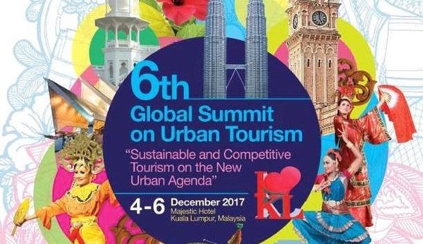 图为第六届全球城市旅游峰会现场海报