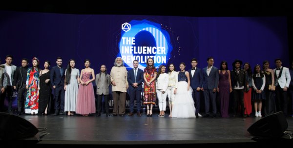 Group photo of VIPs and founders of Influence Chain at the grand opening.