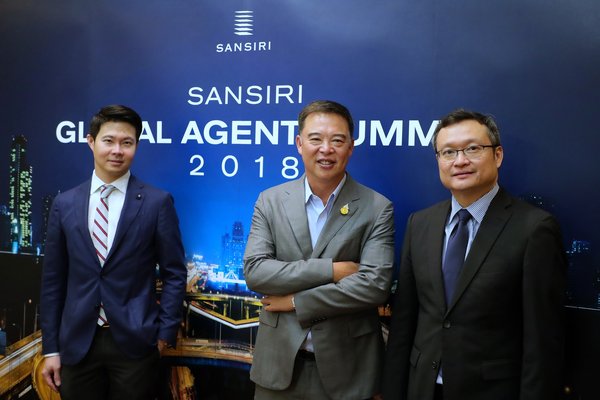 Sansiri Public Company Limited, held the first-ever Sansiri Global Agent Summit 2018 to reveal its plan for international market growth. The event was presided over by Mr. Apichart Chutrakul (middle), Chief Executive Officer, Sansiri along with Mr. Uthai Uthaisangsuk (right), Chief Operating Officer, Sansiri and Dr. Siwat Luangsomboon (left), Assistant Managing Director, Kasikorn Research Center Company Limited.