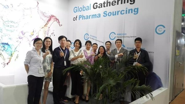 Group Photo of the Previous CPhI Buyers Sourcing Event Taken as a Memento