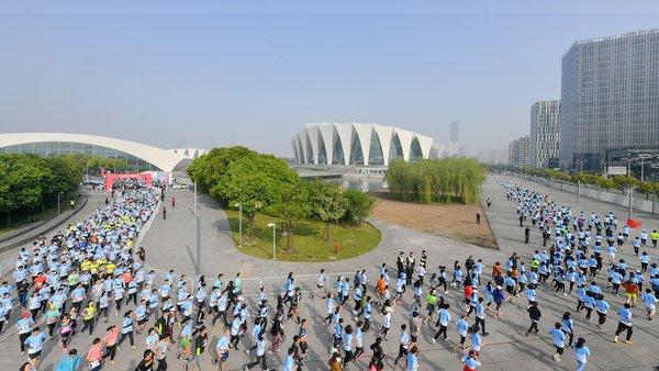 2018“茉莉跑”共吸引了近4,500名爱心跑友参与其中，一起用自己的脚步传递爱心
