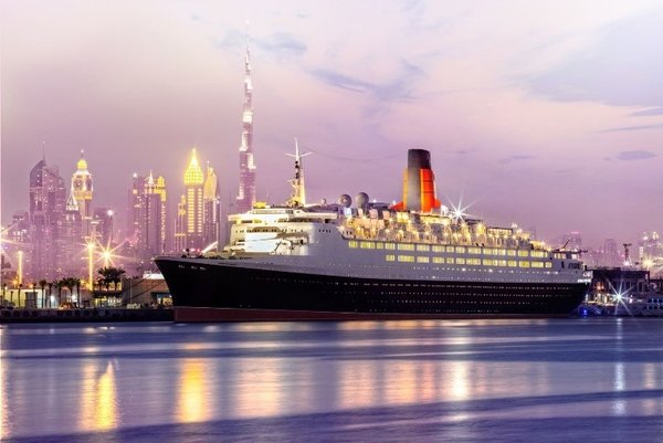 传奇邮轮伊丽莎白女王2号成功改造为海上奢华酒店，全新亮相迪拜
