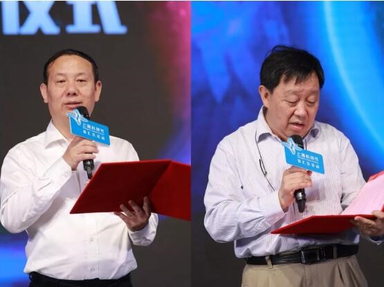 左：上海交通大学人工智能研究院毛军发院士，右：复旦大学附属华山医院朱虹光教授