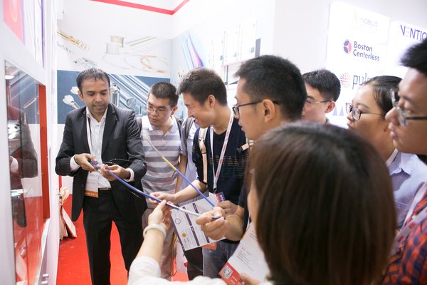 2017 Medtec 中国展展商与观众交流