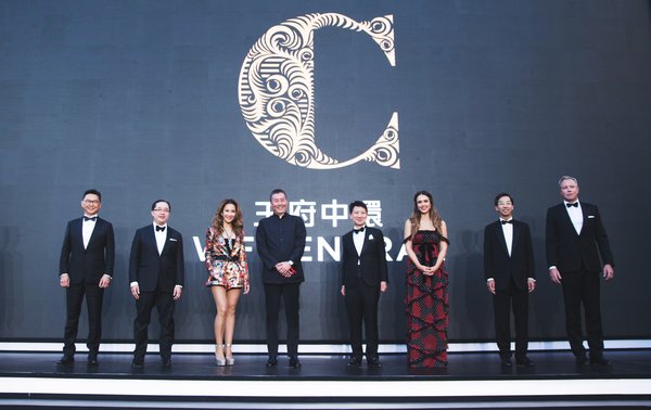 From left to right: Mr Stanley Ko, President, Commercial Property, China of Hongkong Land; Mr Raymond Chow, Executive Director of Hongkong Land; International pop icon Coco Lee; Mr Mark Pu, shareholder of Wangfu Central Real Estate Development Company Limited; Mr Y K Pang, Deputy Managing Director of Jardine Matheson Limited; Globally recognised entrepreneur, advocate, actress and mother of three, Jessica Alba; Mr Robert Wong, Chief Executive of Hongkong Land; and Mr Simon Dixon, Chief Financial Officer of