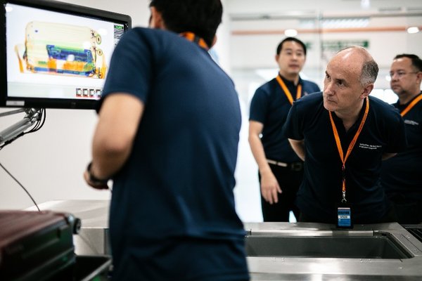 Jerome de Chassey, Smiths Detection’s Vice President for the Asia Pacific region, unveils the inaugural product demonstration at the Customer Experience Centre