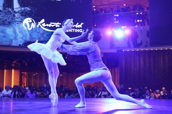 (From left) Natasha Watson and Jonathan Barton dancing to the most energetic and powerful excerpt of Swan Lake by Ballet West at SkyAvenue, Resorts World Genting