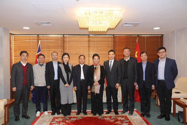 Deputy general manager of Moutai Group and chairman of Moutai’s subsidiary Xijiu Zhang Deqin lead the Moutai@Australia delegation during its visit to the Consulate-General of China in Auckland