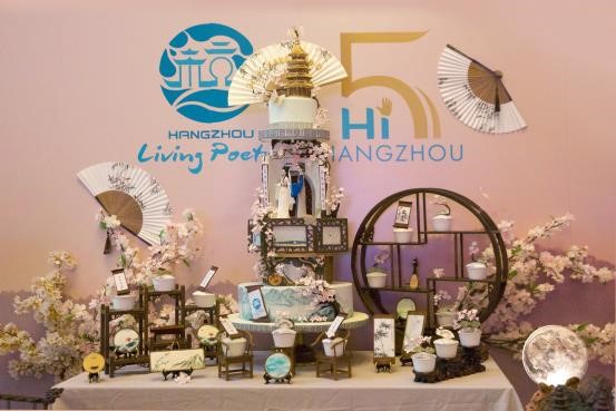 为杭州定制的5周年生日蛋糕于现场精彩亮相