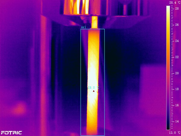 FOTRIC热像仪检测碳纤维材料