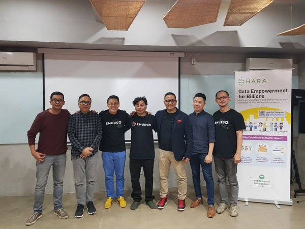 Photo Group HARA&EMURGO Team on Blockchain for Real World Problems Event (July 2018)