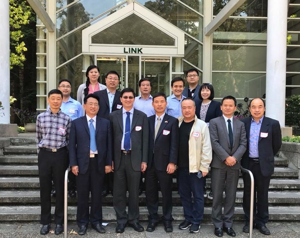 水母基因赵南博士（二排右二）参加第四届北京-加州华人生物医药企业家高峰论坛