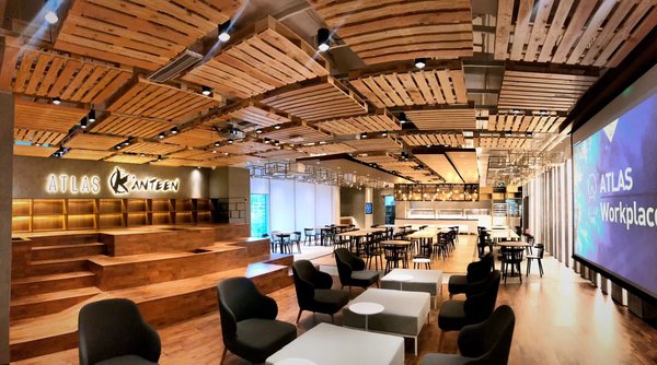 ATLAS K’anteen 寰图餐厅能灵活调整为能容纳 200 人的会议活动空间