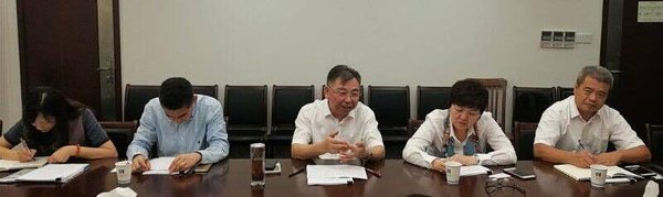 中检集团总裁李忠榜在会谈中发言