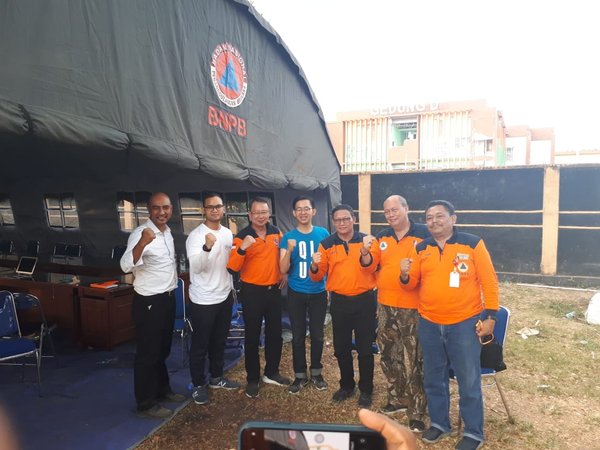 Qlue team with Chief of The National Board for Disaster Management (BNPB) Willem Rampangilei