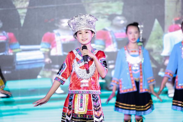 乡村学校艺术团歌舞表演《侗人心弦》