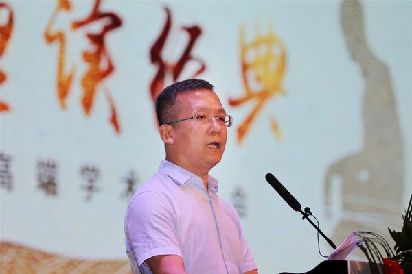 陕西省会展中心党委书记、主任李建义主持开幕式