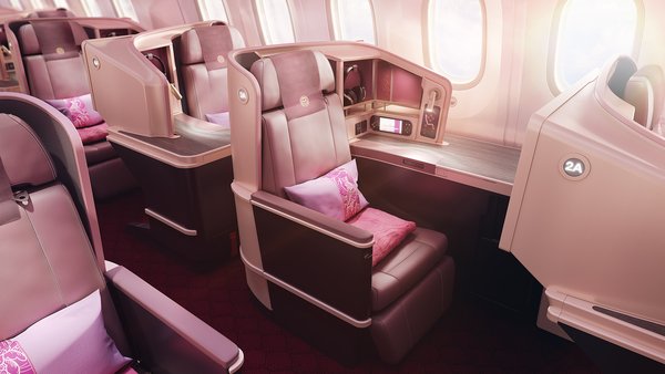吉祥航空787公务舱配备Thompon Vantage XL全平躺座椅以及18英寸松下最新一代机上娱乐系统