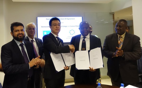 Locus Chain Foundation董事長SangYoon Lee與剛果民主共和國高級秘書Theore Mugalu簽署戰略聯盟協議