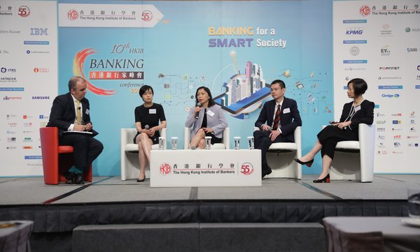(From the second on the left) Diana Cesar, Chief Executive, Hong Kong of The Hongkong and Shanghai Banking Corporation Limited; Ann Kung, Deputy Chief Executive of Bank of China (Hong Kong) Limited; Adrian Li Man-kiu, Executive Director & Deputy Chief Executive of The Bank of East Asia Limited and Angel Ng, Chief Executive Officer of Citi Hong Kong and Macau share their perspectives on how banks ought to reinvent their strategic roadmaps in the era of smart banking during the CEO Panel.