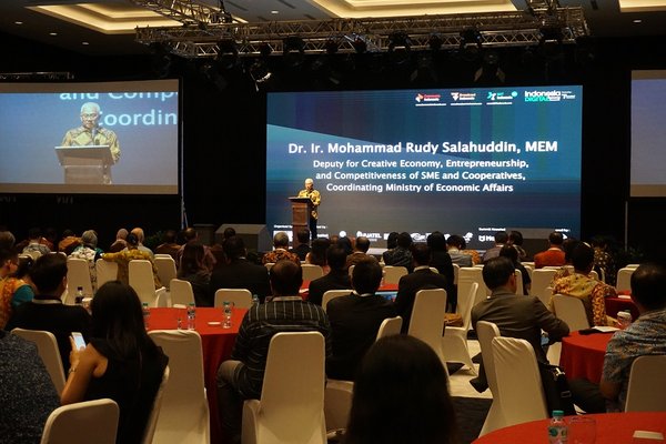 Deputy for Creative Economy, Entrepreneurship, and Competitivenes of SME and Cooperatives, Dr. Ir. Mohammad Rudy Salahuddin, MEM, attends Indonesia Digital Economy Summit 2018.